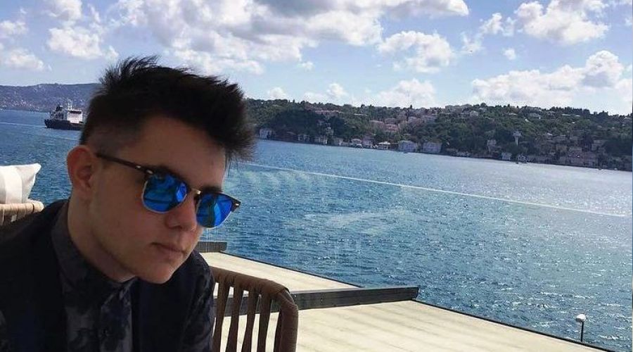 Dehşet: Anne ve babasını öldürüp intihar etti