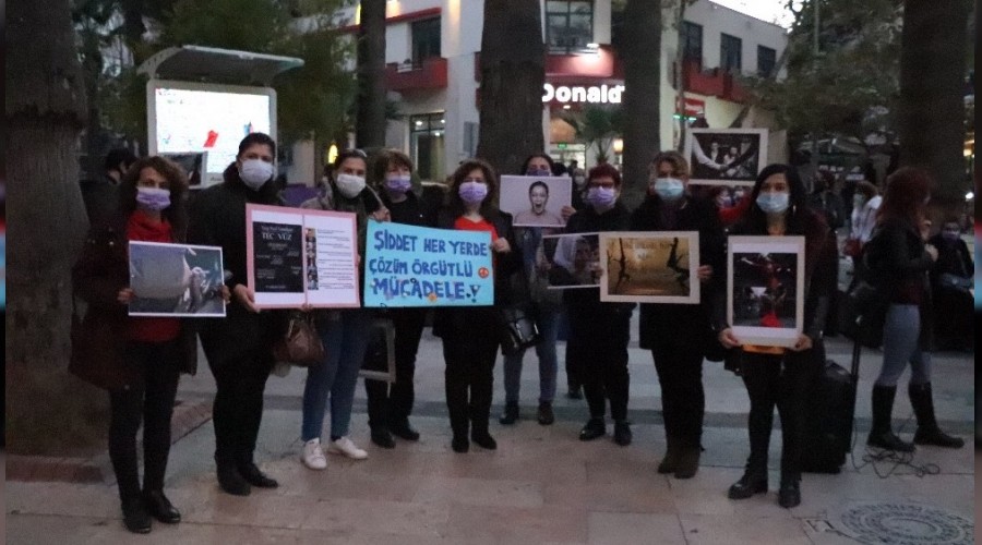 Denizli'de kadınlar, şiddete karşı bir araya geldi