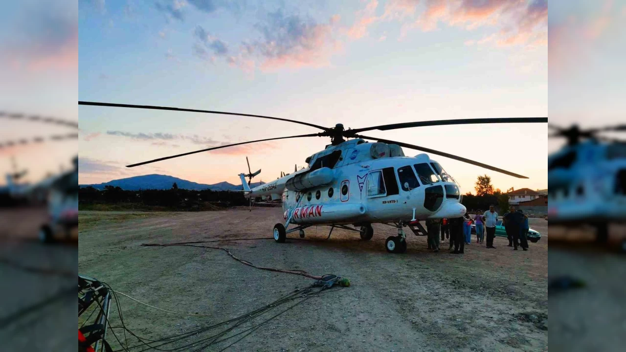 Denizli'deki yangın söndürme çalışmalarına desteğe gelen helikopter zorunlu iniş yaptı