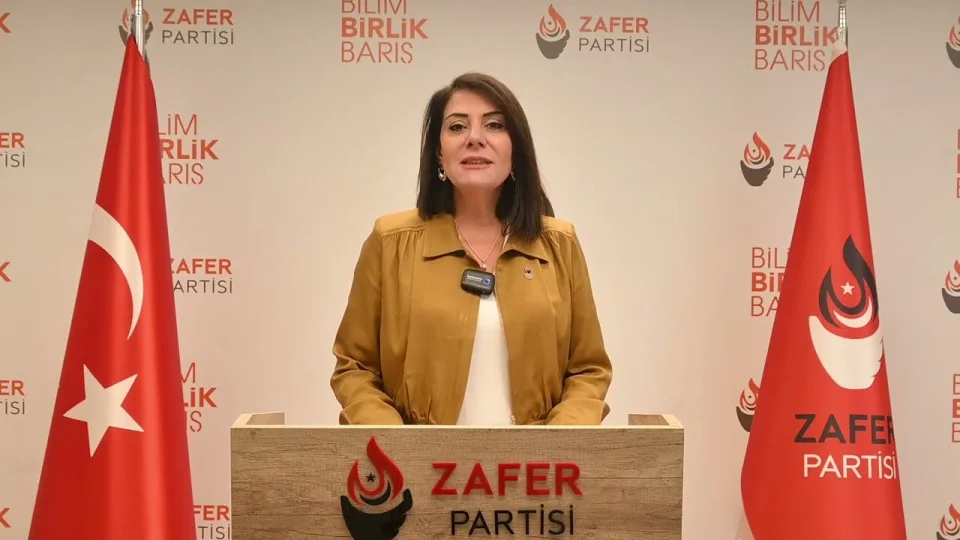 'Deprem siyaset �st�d�r ancak sorumluluk siyasidir'