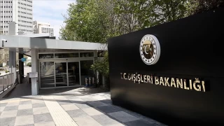 Atina'da küstah slogan