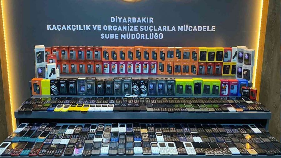Diyarbakr'da bir arata 180 adet tulu telefon ele geirildi
