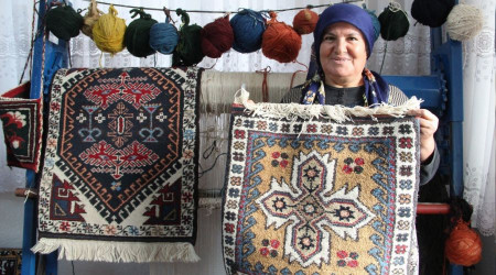 Dokumacılığı 47 yıldır bırakmıyor