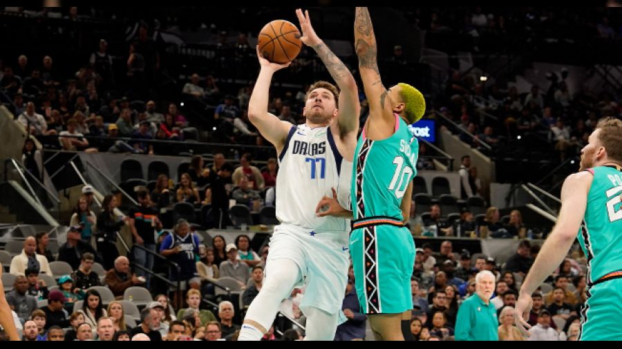 Doncic son 5 maçta tarihe geçti