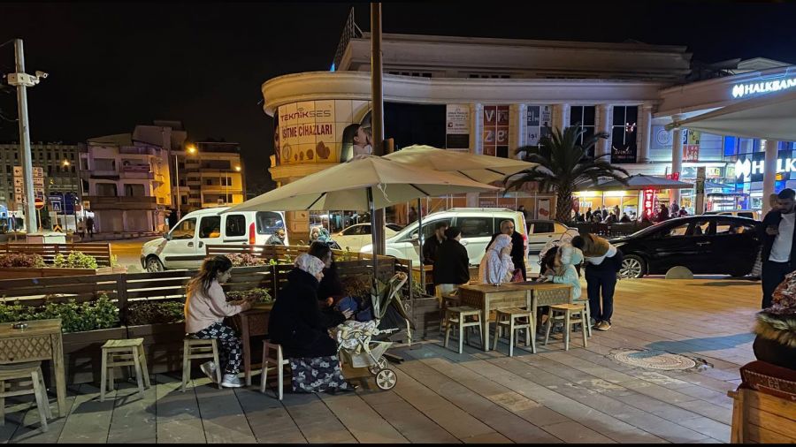 D�zce'de vatanda�lar benzin istasyonlar�na ak�n etti