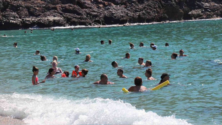 Ekim ayı ortasında Alanya'da deniz keyfi