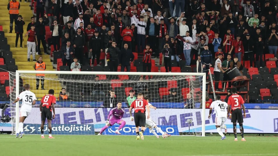 En çok penaltı düdüğü Fenerbahçe ve Trabzonspor için çalındı