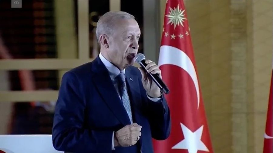 Erdo�an balkon konu�mas�n� Be�tepe'de yapt�