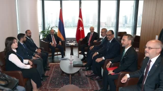 Erdoğan Ermenistan Başbakanı Paşinyan ile görüştü