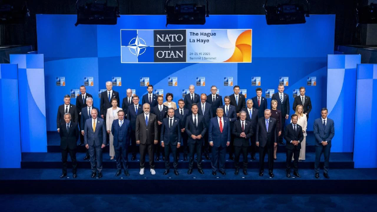 Erdoğan, NATO Zirvesi'nde aile fotoğrafı çekimine katıldı