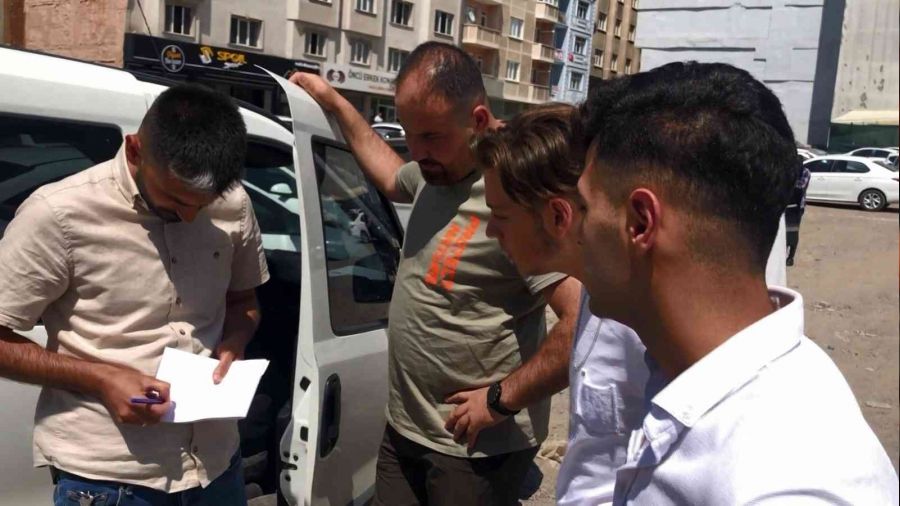 Erzurum'da YKS sonras� b��akl� kavga: 1 yaral�