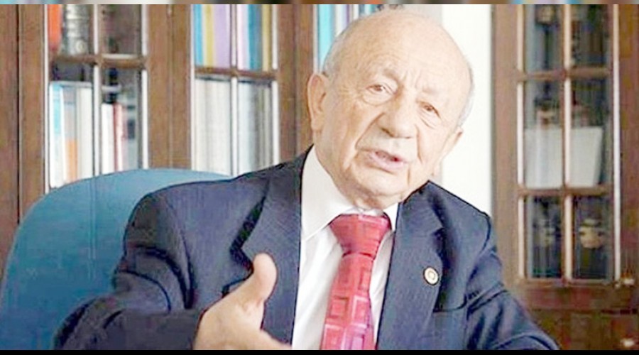Eski Bakan uyard�