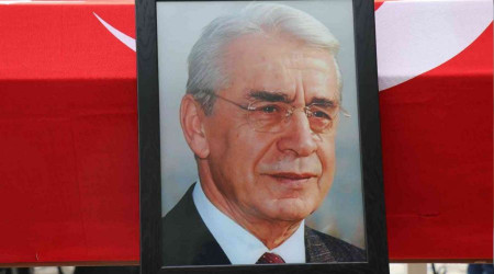 Eski İçişleri Bakanı Güneş son yolculuğuna uğurlandı