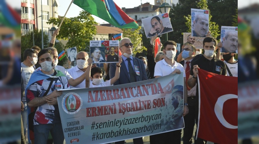 Eski�ehir'de Ermenistan'�n sald�r�lar�na kar�� tepki y�r�y���