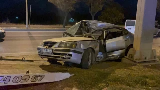 Eskişehir'de iki otomobil çarpıştı, 1'i ağır 4 yaralı