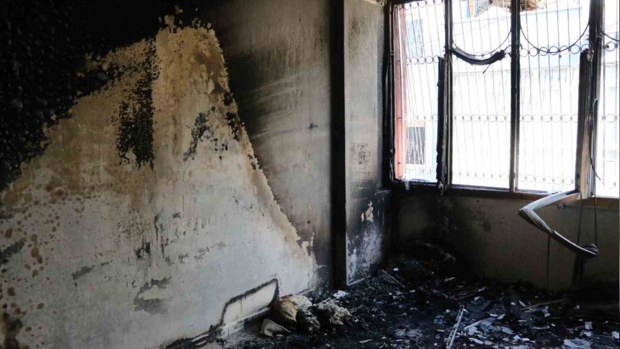Evi yaktı, itfaiyeye ateş açtı, kız kardeşini vurdu