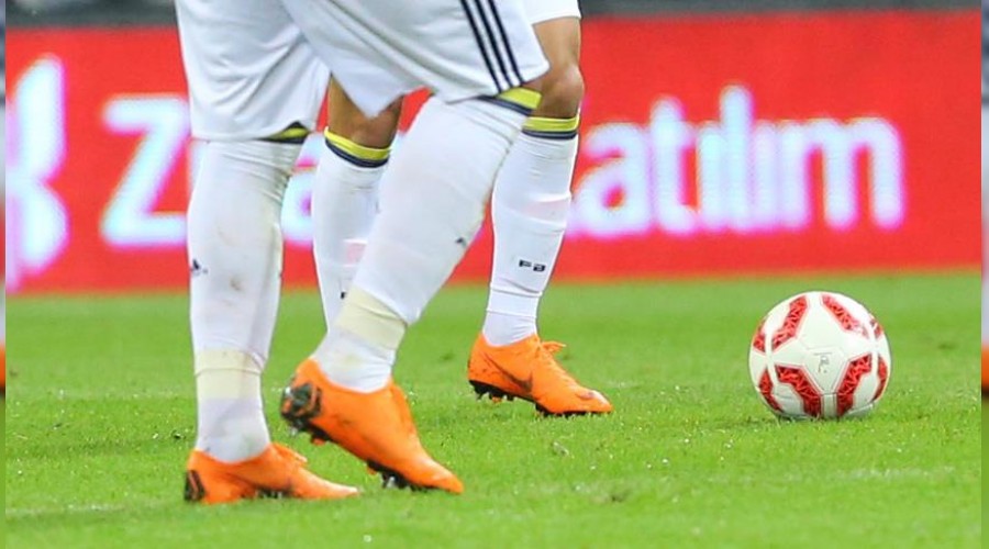 Fenerbahçe, Akhisar'a zorlanıyor