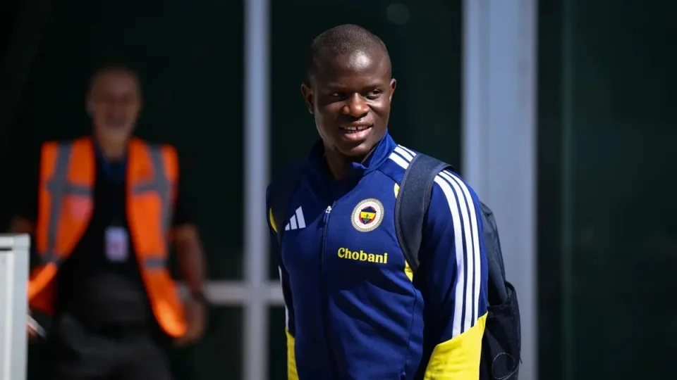 Fenerbahçe'ye şok! Kante futbolu bırakma kararı aldı
