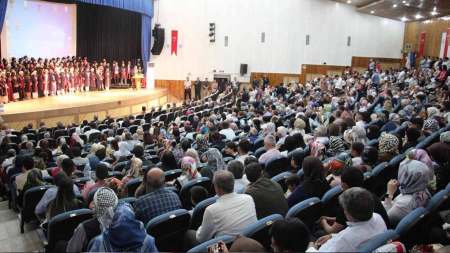 Fırat Üniversitesi 34. dönem tıp mezunlarını uğurladı