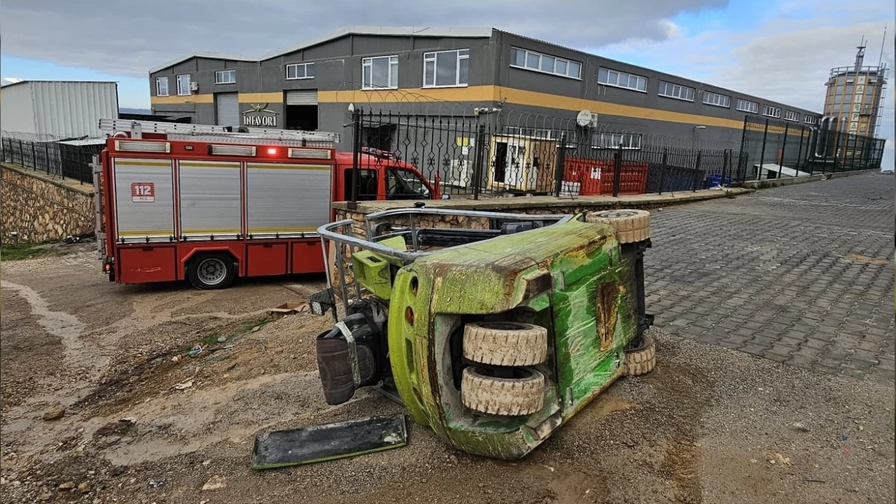 Forkliftin alt�nda kalan i��i hayat�n� kaybetti