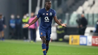 Fransız stoper Sarr, Fenerbahçe'nin radarında