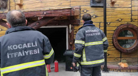 Fritzde unutulan patatesler kafeyi yakyordu