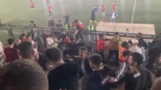 Futbol turnuvasndaki bakl kavga kamerada: 2'si ar 3 yaral