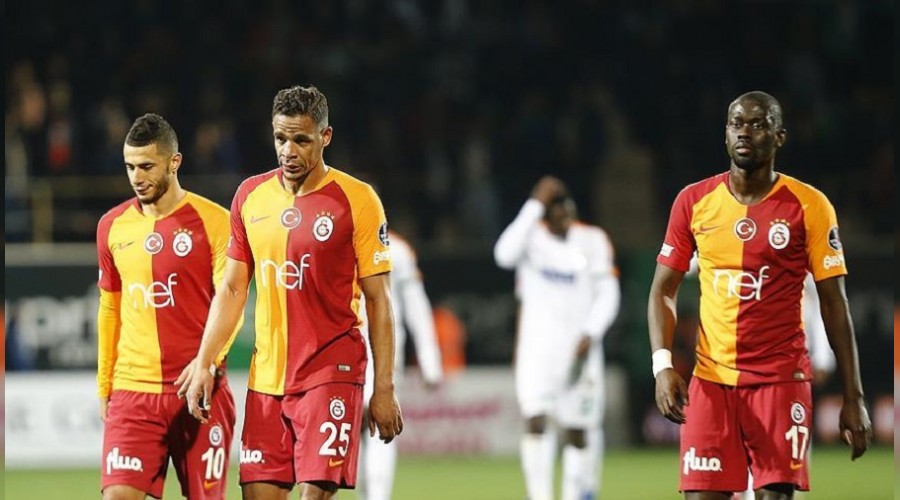 Galatasaray b�y�k yara ald�