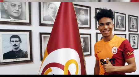 Galatasaray transferde geleceği düşündü