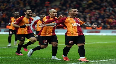 Galatasaray zirveyi zorluyor