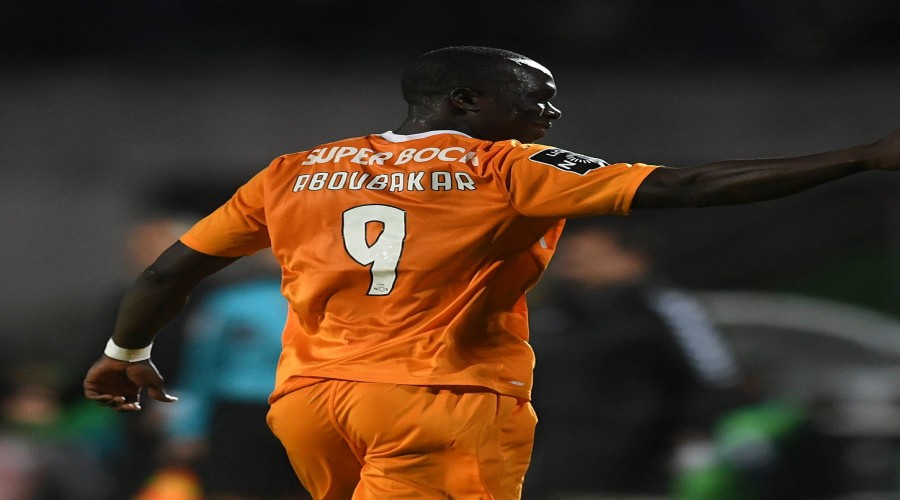 Galatasaray'a kar�� oynayamayabilir