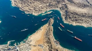 GasLog Shanghai adl� tanker, H�rm�z Bo�az�'ndan ��karken vuruldu; ayn� b�lgede Al Rekayyat da daha �nce vurulmu�tu