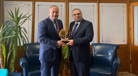 Gazeteci Atakan elike 'Uluslararas Merhamet dl'