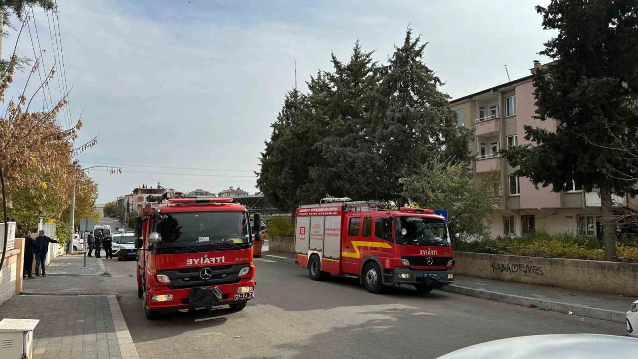Gaziantep'te a��r hasarl� binada do�algaz patlamas�