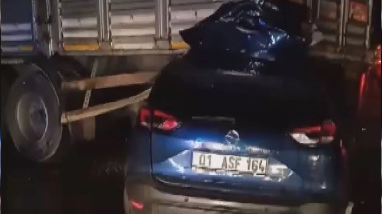 Gaziantep'te otomobil tıra arkadan çarptı: 1 ölü, 3 yaralı