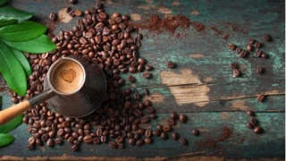 Gece kahve i�mek riskli: �zellikle kad�nlar etkileniyor