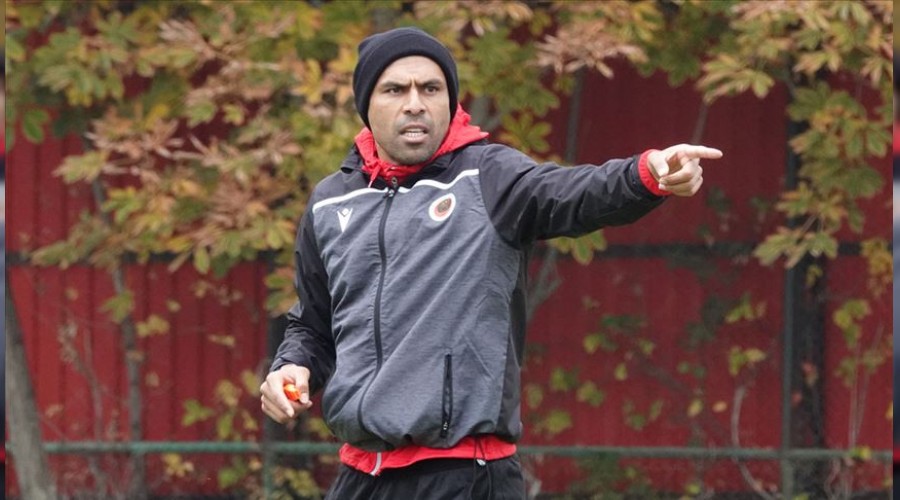 Gen�ler Ba�ak�ehir ma��na odakland�