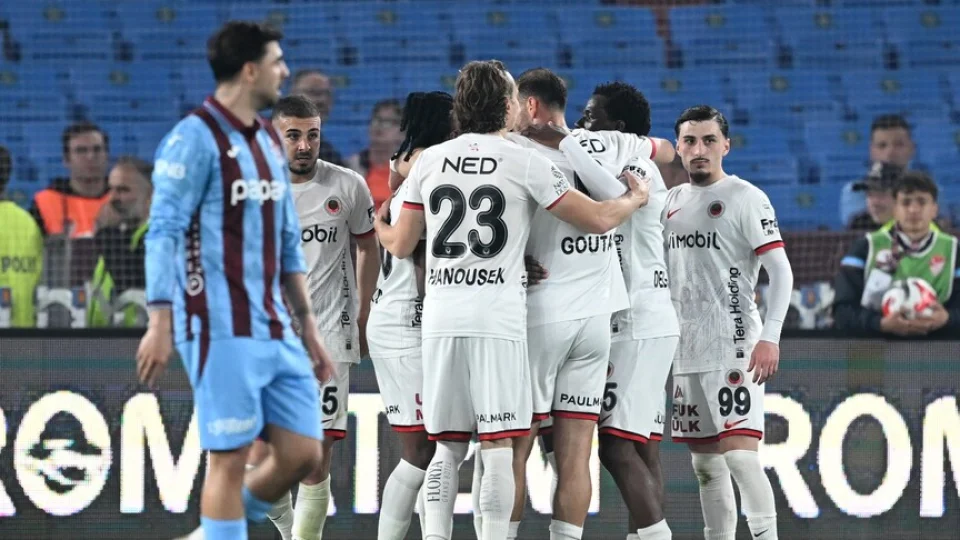 Gen�lerbirli�i, Trabzonspor'u deplasmanda yenerek ligde kald�