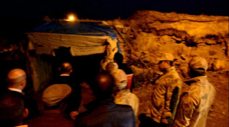 Göle'de bazı evlerde çatlama ve göçük oluştu