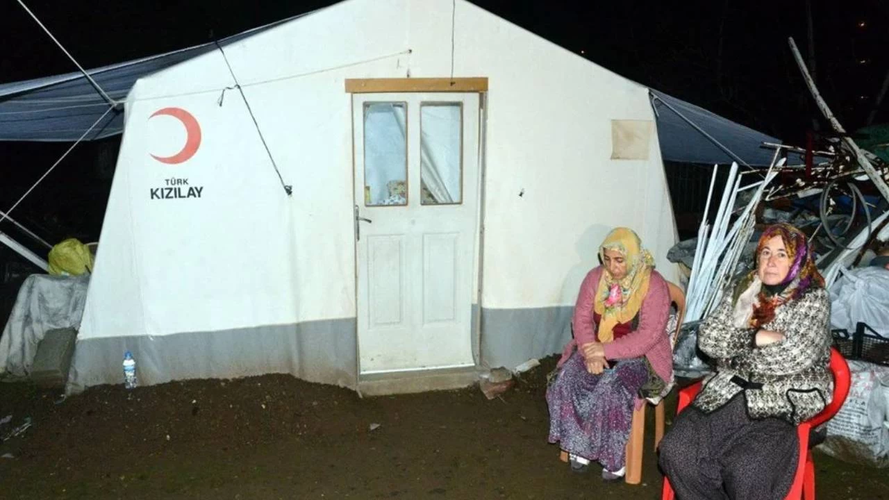 G�rsel Tekin, Erdo�an'a o foto�rafla yan�t verdi: Bu foto�raf nerede �ekildi?