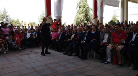 Haluk Levent gazilere özel konser verdi