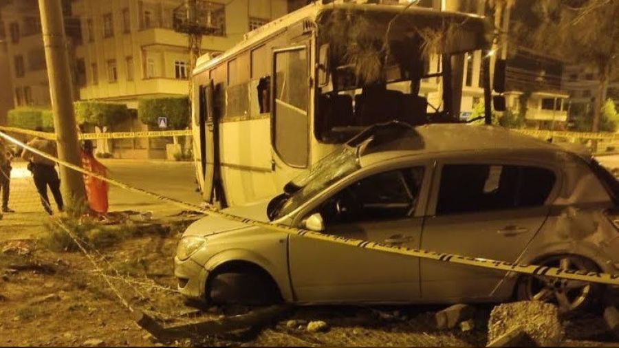 Hatay'da i��i servisi ile otomobil �arp��t�