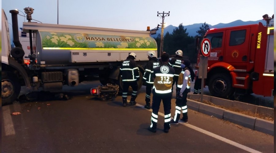 Hatay'da motosiklet sulama tankerine arpt: 1 l