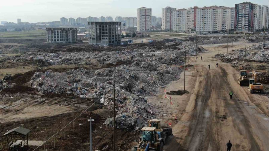 Hayaller enkaz alt�nda kald�