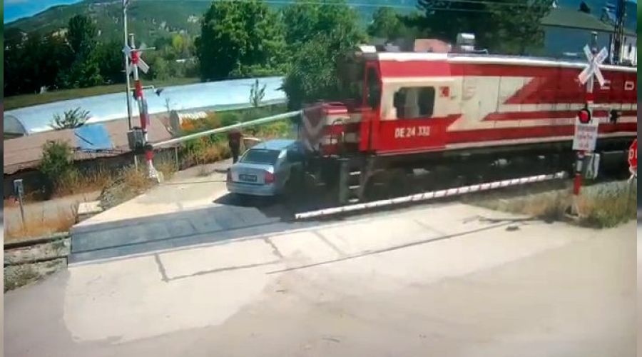 Hemzemin ge�itte �ans eseri kurtuldu