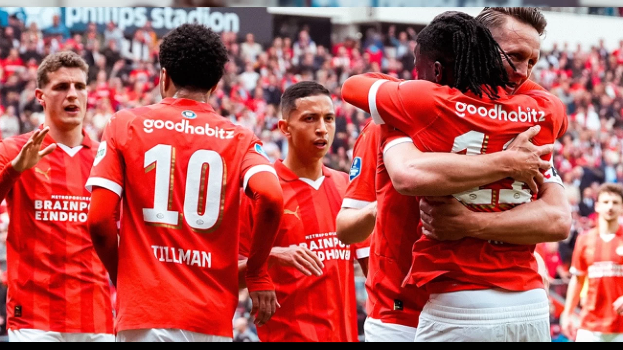 Hollanda'nın en büyüğü PSV