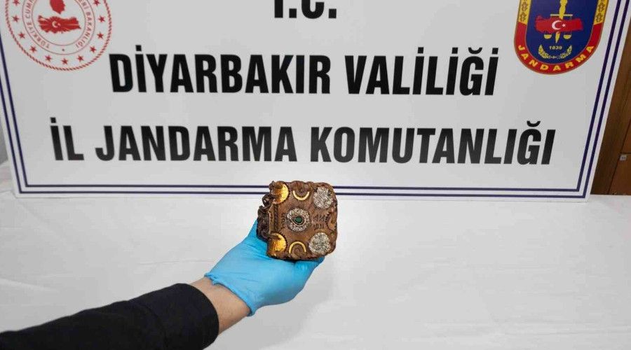 �branice el yazmas� kitab� 300 bin TL'ye satarken yakaland�lar