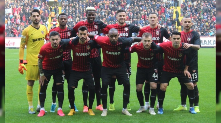 �lk sezonunda g�z doldurdu