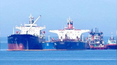 İran Yunanistan'a ait 2 petrol tankerine el koydu