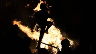 İran'da "Çarşamba Suri" kutlamaları öncesi 12 kişi hayatını kaybetti, 497 kişi yaralandı